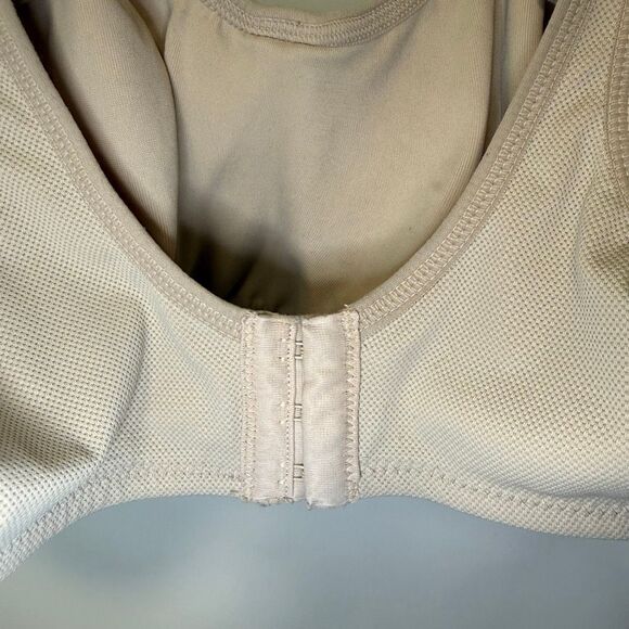 C 36 Wacoal Simone Sport Underwire Bra tan Size 40C 855170 - Picture 11 of 11